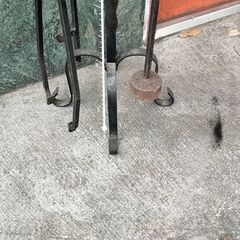 暖炉用アイアンツールスタンド 4点セット｜火ばさみ 火かき棒 火吹き棒 トング 65cm 鉄製 アンティーク調の画像