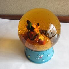 ディズニー　ミッキーマウス　スノードーム　高さ１４ｃｍ　美品の画像