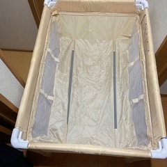 カトージ プレイヤード ベビーベッド 折りたたみの画像