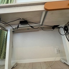 FlexiSpotの電動昇降式デスク／引き出し付き／定価58,300円の画像