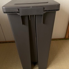 ゴミ箱の画像