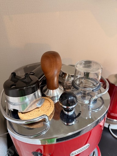 イタリア赤 デロンギ エスプレッソマシン おまけ付き