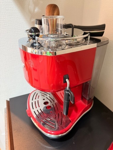 イタリア赤 デロンギ エスプレッソマシン おまけ付き