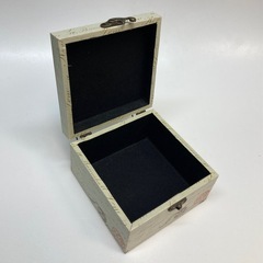 アンティーク風小物入れの画像