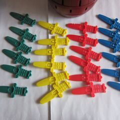 タカラトミー　黒ひげ危機一髪　高さ21cm 矢に欠品なし　元箱に劣化あります。の画像