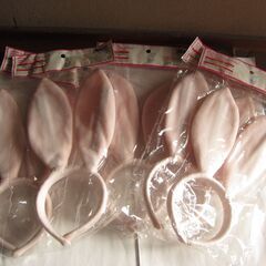 ウサギの耳付きカチューシャ　１０本　未使用　包材に劣化あります。の画像