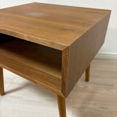 サイドテーブルの画像