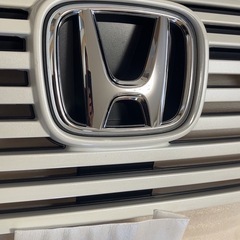 新品：ホンダ ヴェゼル 純正フロントグリルの画像