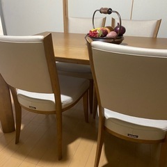カリモクダイニングセット　テーブル　椅子の画像