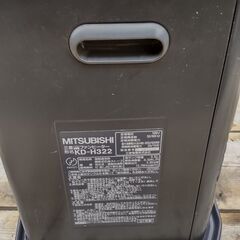 石油ファンヒーター 木造9畳／コンクリート12畳 MITSUBISHI 三菱 KD-H322 グレー 大容量9Ｌタンクの画像