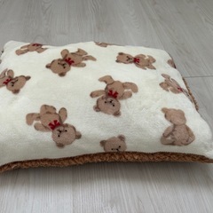 【ペット用】新品同様　ふわふわテントベッド Mサイズ／くま柄でとてもかわいいの画像
