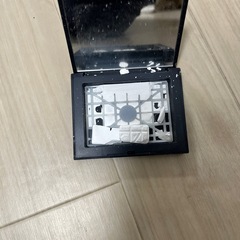 ナーズ　セッティングパウダー
の画像