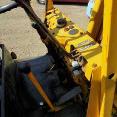 コマツ フォークリフトの画像