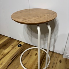 【ニトリ】ベッドサイドテーブルの画像