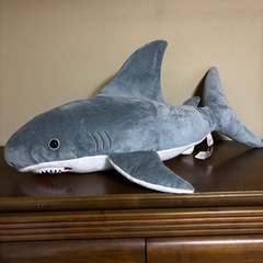 ビック
なサメ　ぬいぐるみ の画像
