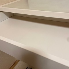 22日17時〜20時に取りに来れる方　IKEAデスクの画像
