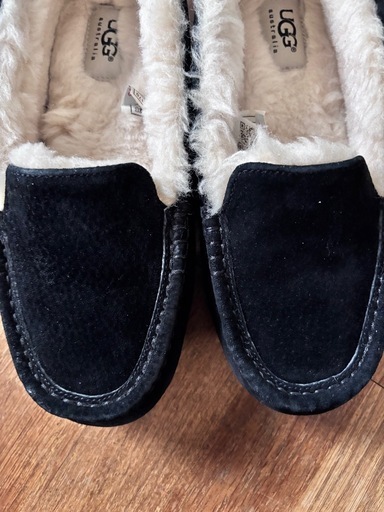 UGG モカシン黒  24センチ