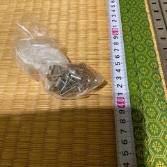 可動棚用レール　65センチ× 8本　フックもありの画像