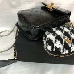 CHANEL シャネル ノベルティ ボディバッグ　ブラック　チャーム付き　非売品　②の画像