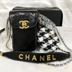 CHANEL シャネル ノベルティ ボディバッグ　ブラック　チャーム付き　非売品　②の画像