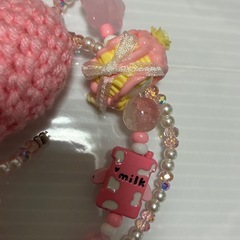 ピンクの携帯ストラップの画像