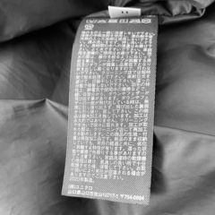 ユニクロ　シームレスダウンパーカ(フード取り外し可能) Mサイズの画像