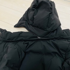 ユニクロ　シームレスダウンパーカ(フード取り外し可能) Mサイズの画像
