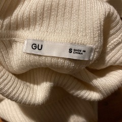 GU タートルネック セーター アイボリー Sの画像