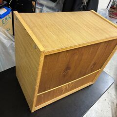 ガラス扉の小さい棚※使用感ありますの画像