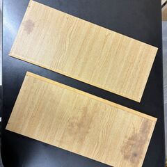 ガラス扉の小さい棚※使用感ありますの画像