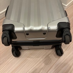 30L キャリーケース  シルバーの画像