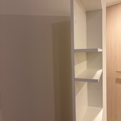 隙間収納、ランドリー収納、棚（白）の画像