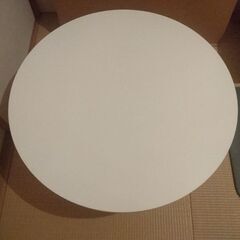 丸いローテーブル、無料でお譲りしますの画像