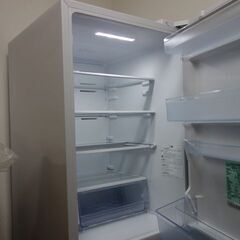 2025年製３ドア冷凍冷蔵庫美品（319リットル）関東圏移送設置料込み　YRZ-F32MWの画像