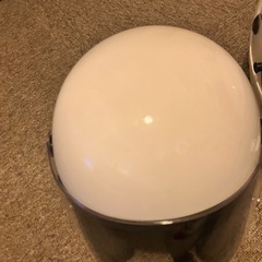 LEAD族ヘル&白の無ブランドヘルの画像