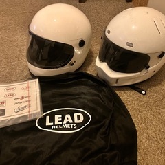 LEAD族ヘル&白の無ブランドヘルの画像