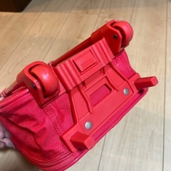 キティちゃんキャリーバッグの画像