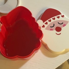 afternoon teaで買ったお弁当箱　サンタ型ケースの画像