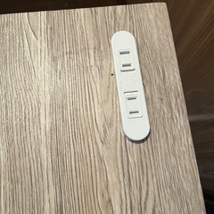 木目デスク白　充電ポータル付きの画像