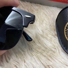 Ray-Ban ブラックサングラス RB3016の画像