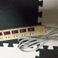電源タップ    コンセント2.5m 6個口の画像