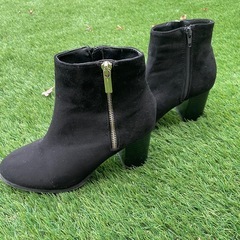 ショートブーツ グラシア Mブラック ブーティの画像