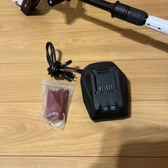 草刈機 充電式 18V 充電器付きの画像