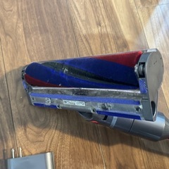 ダイソン　Dyson V8 Fluffy+towerのスタンドセットの画像