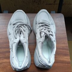 新品 23cm レディース スニーカー グレー 厚底 シューズ 普段着 識別番号:【N598-S】の画像