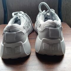 新品 23cm レディース スニーカー グレー 厚底 シューズ 普段着 識別番号:【N598-S】の画像