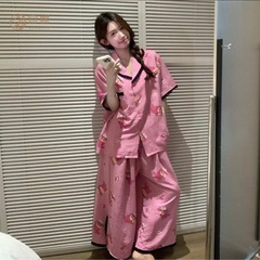 新品 ピンク キャラクター柄 パジャマ 上下セットの画像