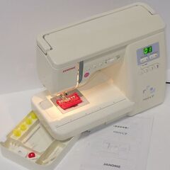 Janome EQLUE CP 家庭用ミシン ハードケース付きの画像