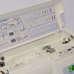 Janome EQLUE CP 家庭用ミシン ハードケース付きの画像