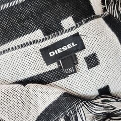 DIESEL(ディーゼル) 遊び心満載。シックな色合いなのにわくわく可愛らしいデザインの超大判ストール、いかがでしょうか？の画像